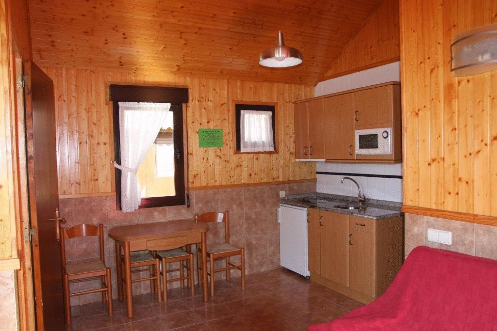 Camping Iratxe Ciudad De Vacaciones Ayegui Rom bilde